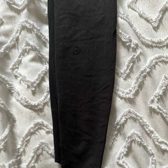 Women’s lululemon leggings - Picture 5 of 12